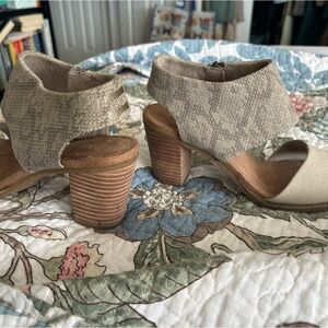 TOMS - Majorca block cutout heel